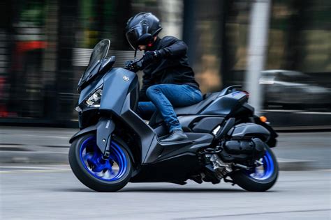 Nuevos Yamaha XMAX 300 y 125 2023 más agresivos y conectados Moto1Pro