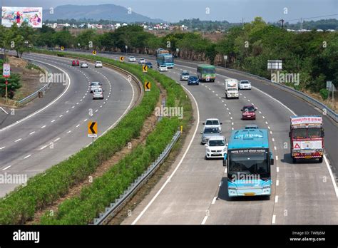 Mumbai pune expressway hi-res stock photography and images - Alamy