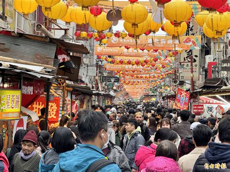 北市迪化年貨大街二手煙惹民怨 蔣萬安：將試辦「禁菸示範區」 生活 自由時報電子報