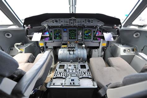 10 Things You Didn't Know About The Bombardier Q400