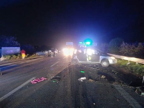 Fermo Incidente Fra Due Automobili Tre Feriti Foto