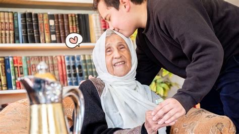 Hikmah Di Balik Perintah Berbuat Baik Kepada Orang Tua Telisikid