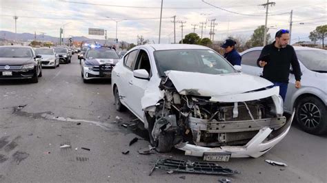 Dejan dos accidentes un herido daños materiales y caos vehicular La