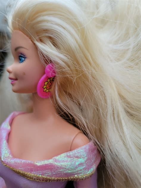 Barbie Doll Mattel Inc Made In Indonesia Twist N Turn