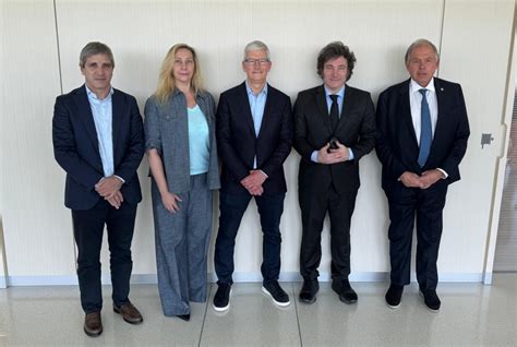 El Presidente Milei mantuvo una reunión con el CEO de Apple Tim Cook