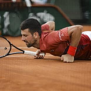 Novak Djokovic se retira de Roland Garros por lesión y no jugará ante