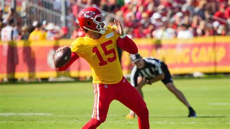 Andy Reid, Patrick Mahomes believe reward of preseason action outweighs ...