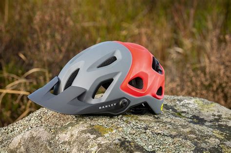 Best mountain bike helmets 2022: our favourite trail lids - BikeRadar