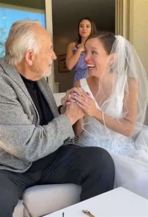 Padre Malato Di Alzheimer Ha Riconosciuto La Figlia Il Giorno In Cui Si