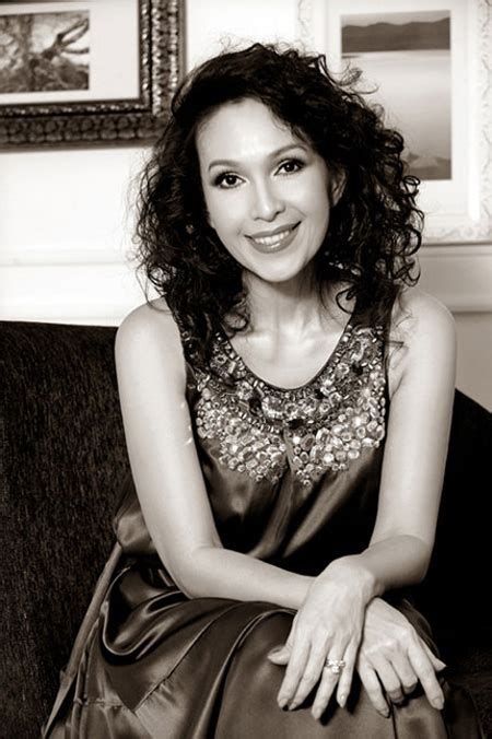 Diễm My lo con sẽ bị ảnh hưởng vì sự cố ảnh nude của mẹ