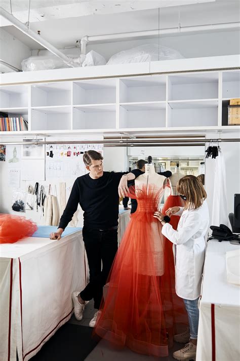 Wes Gordon Diseñador Del Traje De Novia De Tamara Falcó La Elegancia Se Sirve Mejor Con Risas