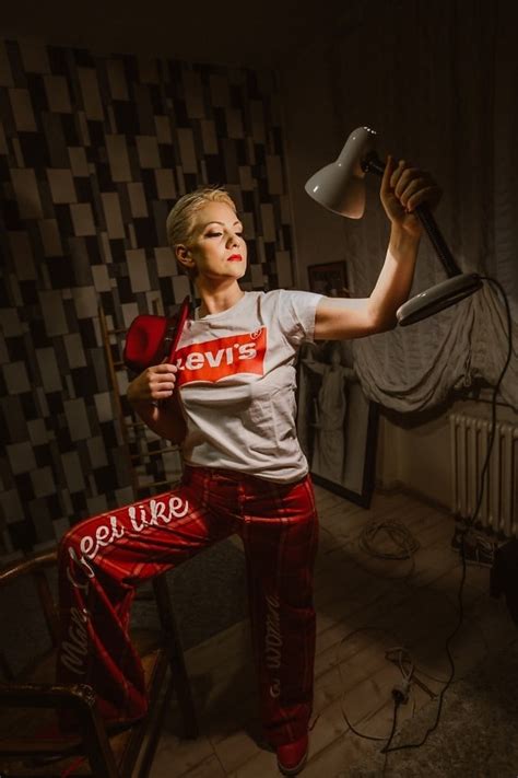 Image Libre Vintage Outfit Fantaisie Brunette Jeune Femme Charpe Robe Veste Jeans Color