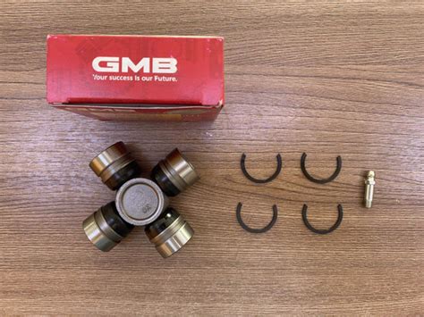 GMB Крестовина карданного вала, арт. GUN29 - GMB арт. GUN29 - купить по ...