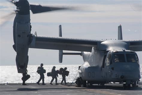 Marines Board An Mv Osprey Aircraft Aboard The Flight D Flickr