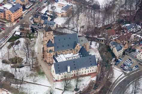 Chemnitz aus der Vogelperspektive Winterluftbild Kirchengebäude der