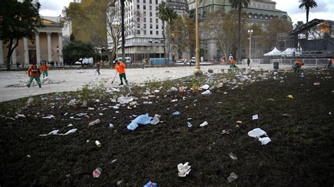 Así Quedó La Plaza De Mayo Después De La Marcha Federal Infobae