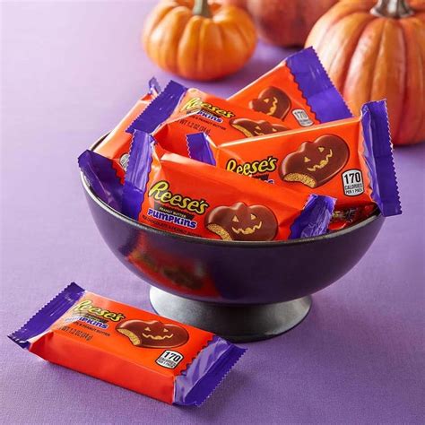 25 Best Halloween Candy To Buy In 2023