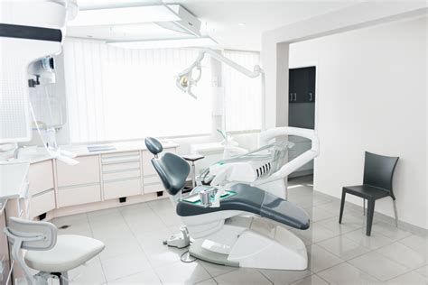 Endodontist Vs. Dentist: Understanding the Difference for Your Dental Care