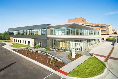 MercyOne Dubuque Cancer Center – Altus Architectural Studios