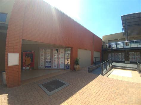 Route N4: Blanchardstown Shopping Centre to Point Village 2