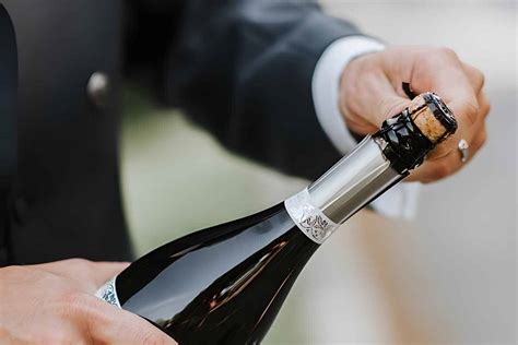 7 Easy Steps To Open A Sparkling Wine