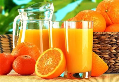 Escassez mundial mantém preços do suco de laranja elevados