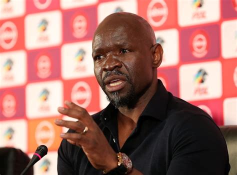 Steve Komphela Announces Arrival At Mamelodi Sundowns