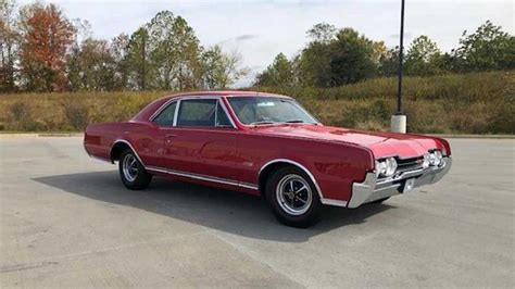 Go Fast In This Restored 1967 Oldsmobile 442 Motorious