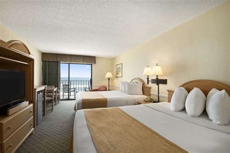 Days Inn Oceanfront Daytona Beach Shores, FL - See Discounts