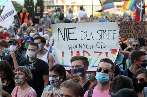 W Warszawie zakończyła się manifestacja poparcia dla społeczności LGBT