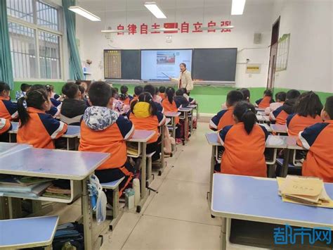 珍爱生命，预防踩踏——济南市莱芜第二实验小学一年级开展防踩踏应急疏散演练 莱芜杂谈 莱芜论坛 莱芜都市网旗下论坛 Powered