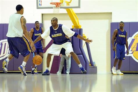 Kobe Bryant Returns to Lakers' Practice