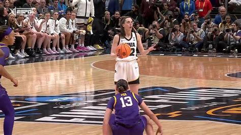 Caitlin Clark SHOCKED Ref Called 3rd Foul On Her In First Half LSU Vs