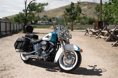 HARLEY DAVIDSON Heritage Softail Classic specs - 2015, 2016 - autoevolution