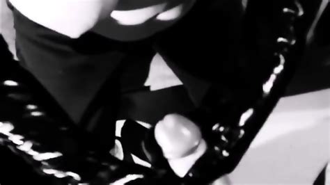 Deutsch Milf Handjob Mit Großen Cumshot Auf Titten