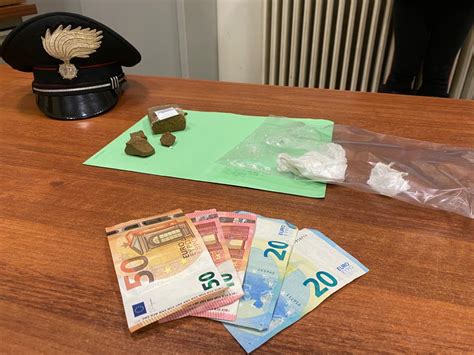 Tortona Un Arresto Per Spaccio Di Droga Di Fronte Alla Stazione