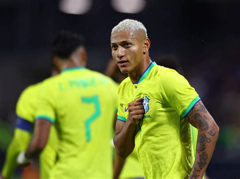 Seleção Brasileira joga bem e vence Gana por 3 a 0