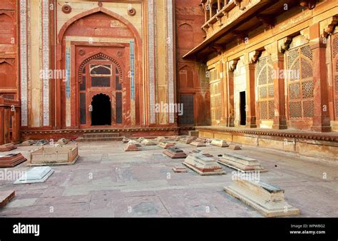 Masjid Tombs Hi Res Stock Photography And Images Alamy