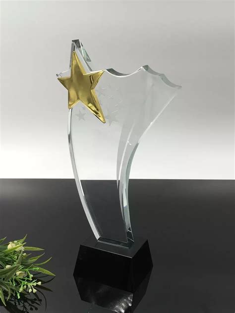 China Factory Of Metal Star Black Crystal Glass Award Trophy China