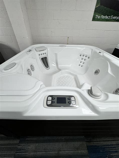 Hot Spring Highlife Prodigy Healthmate Hot Tubs