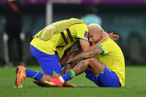 Watch Emotional Neymar In Tears After Brazil Loses Vs Croatia In What