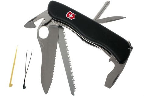 Victorinox Trailmaster M3 Swiss Army Pocket Knife Advantageously