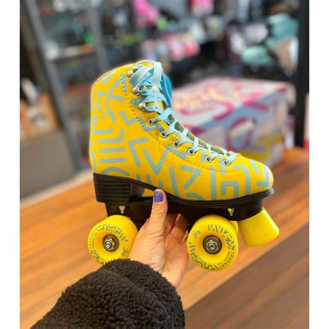 Patins Quad Traxart Jolly Amarelo Azul Mm X Mm Abec Submarino