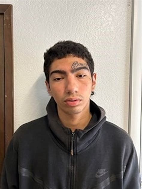 Prisoner escapes custody at Sea-Tac Airport in Washington, police say