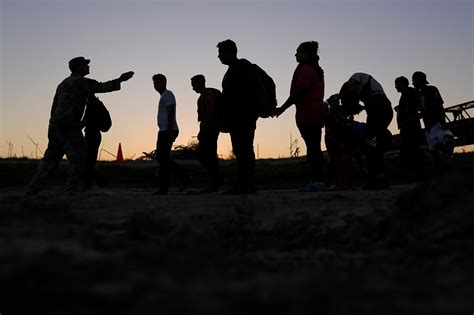Arrestos en la frontera entre México y EEUU disminuyen 30% en julio, un