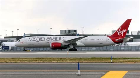 Man Runs Naked On Australian Flight Knocks Down Crew Member Forces