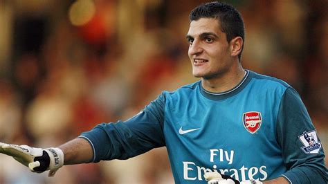 Mannone verlängert bei Arsenal UEFA Champions League UEFA