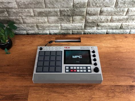 Akai Mpc Live Special Retro Edition