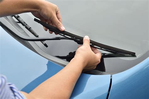 Proper Timing to Change Your Windshield Wipers - Auto Clinic of Franklin