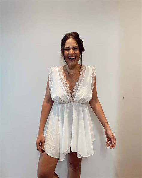 Ltima Pe A Camisola Curta Tecido Plano E Renda Branca Vov Maricota Lingerie Perfeita Aqui